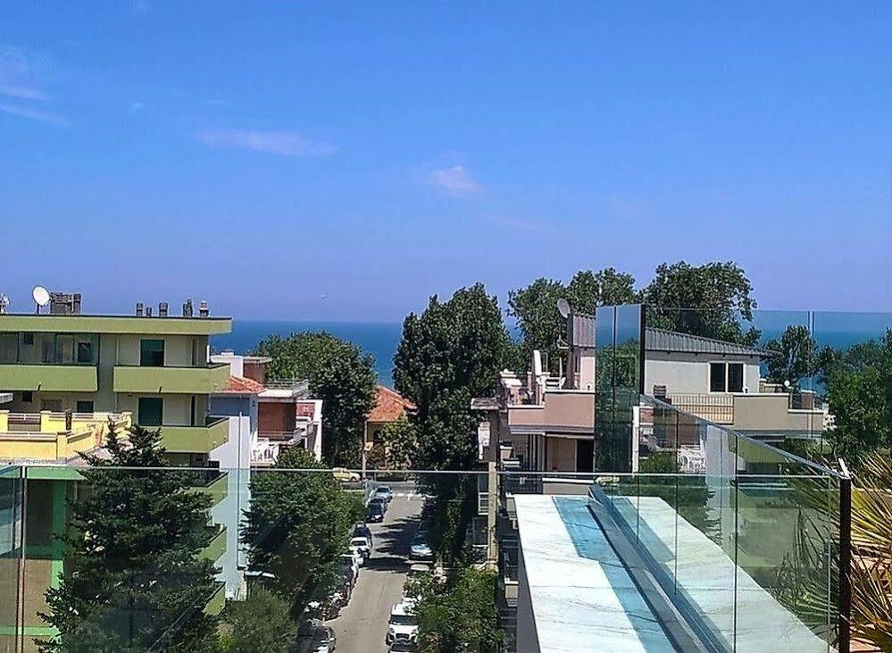 Residence Hotel Albachiara Ρίμινι Εξωτερικό φωτογραφία
